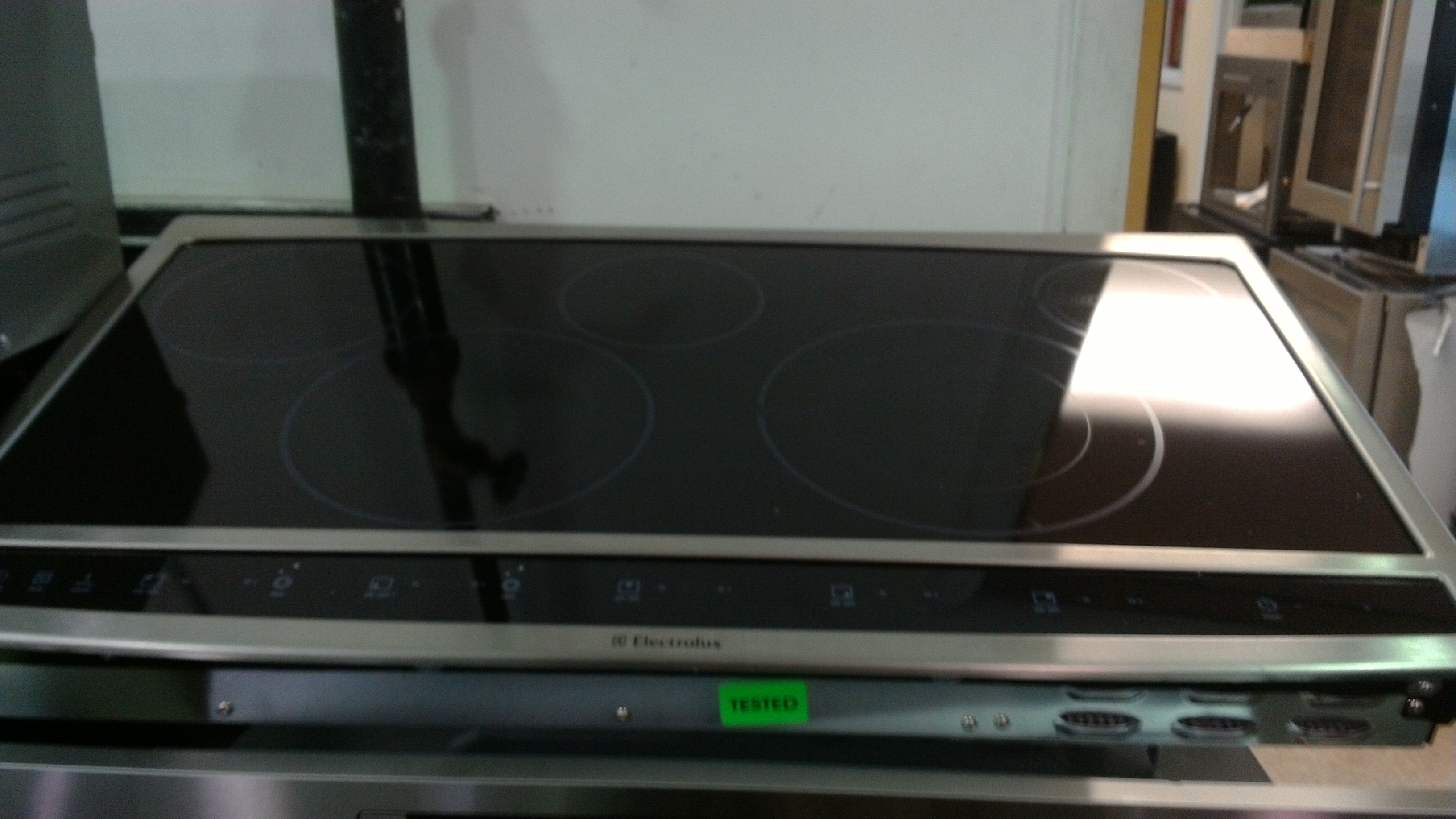 Electrolux Wave Touch Series 36 Hybrid Induction Cooktop All